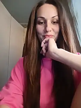 Snapshot of LunaCrystall chatting on 2, 6, 2026 LunaCrystall online show from 2, 6, 2026