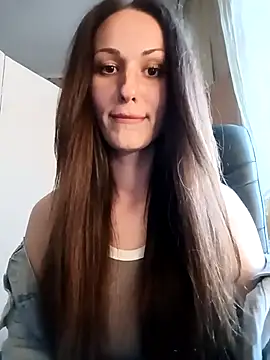 Snapshot of LunaCrystall chatting on 13, 4, 2026 LunaCrystall online show from 13, 4, 2026
