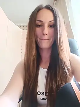 Snapshot of LunaCrystall chatting on 28, 5, 2026 LunaCrystall online show from 28, 5, 2026