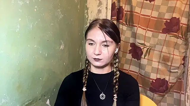 Lollybomb online show from 10, 4, 2026