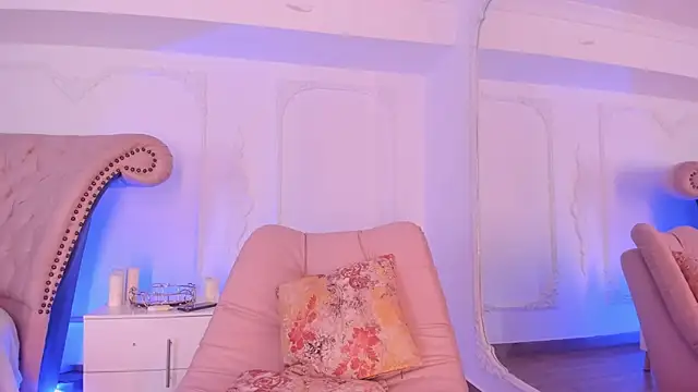 LucianaBlanco  online show from 5, 5, 2026