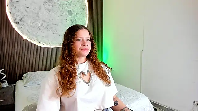 Snapshot of AphroditeSweett chatting on 31, 5, 2026 AphroditeSweett online show from 31, 5, 2026