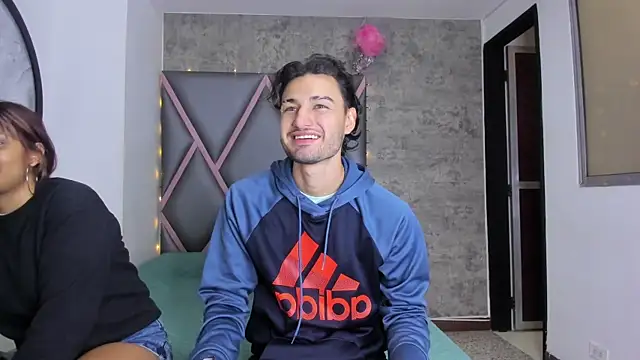 Wolf Kitty online show from 6, 4, 2026