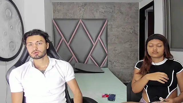 Wolf Kitty online show from 4, 4, 2026