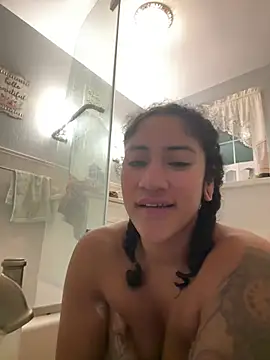 LatinaLoka online show from 4, 4, 2026