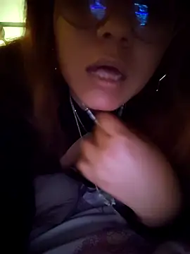 Snapshot of blurosa chatting on 15, 4, 2026 blurosa online show from 15, 4, 2026