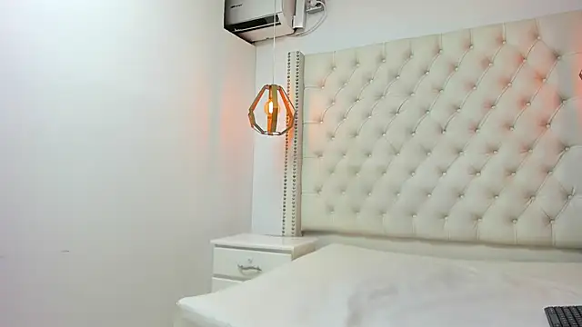 JEAN LEWIS2 online show from 22, 4, 2026