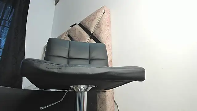Madissonbeer  online show from 24, 4, 2026