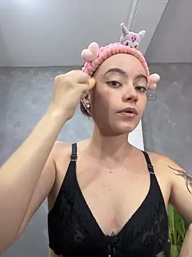 Snapshot of Emmy_miaw chatting on 26, 6, 2026 Emmy miaw online show from 26, 6, 2026