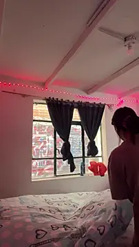 sylphiee  online show from 5, 4, 2026