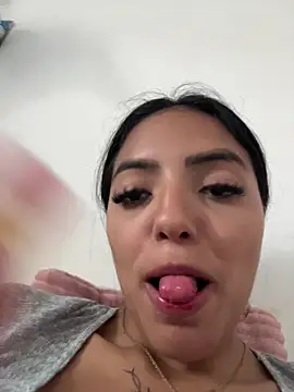 sylphiee  online show from 26, 3, 2026