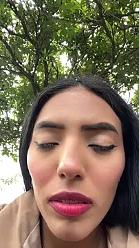 sylphiee  online show from 11, 4, 2026