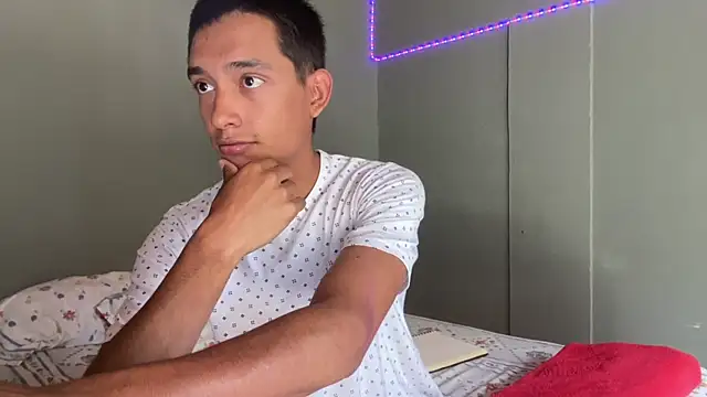 BrownBoyLover01 online show from 11, 3, 2026