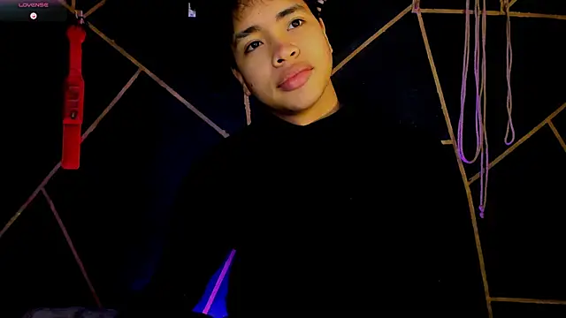 Snapshot of Lee_Colee chatting on 24, 5, 2026 Lee Colee online show from 24, 5, 2026