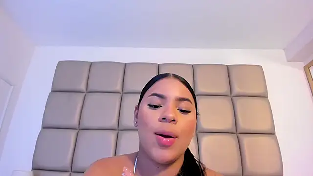 lilly williamss online show from 18, 4, 2026