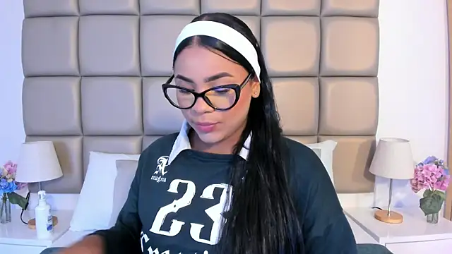 lilly williamss online show from 24, 4, 2026