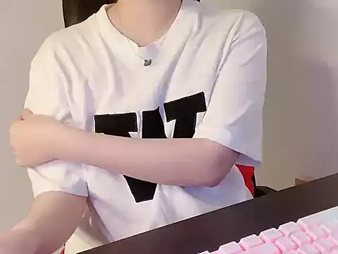 Snapshot of hunhun122 chatting on 10, 5, 2026 hunhun122 online show from 10, 5, 2026