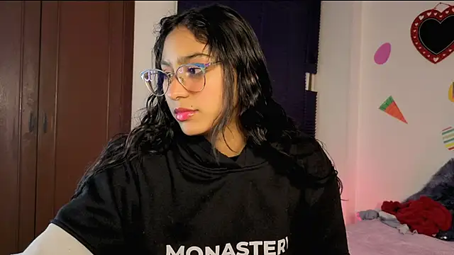 PaulaCutexs online show from 15, 4, 2026