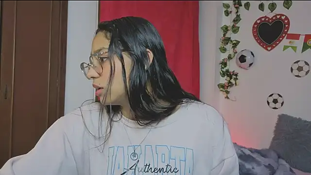Snapshot of PaulaCutexs chatting on 1, 7, 2026 PaulaCutexs online show from 1, 7, 2026