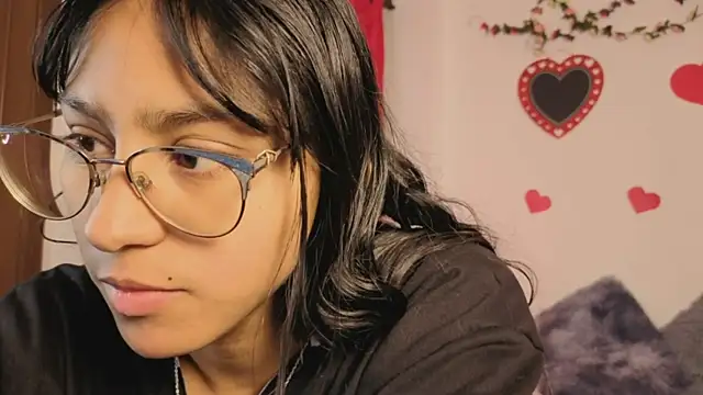 Snapshot of PaulaCutexs chatting on 5, 5, 2026 PaulaCutexs online show from 5, 5, 2026