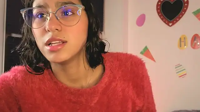 PaulaCutexs online show from 5, 4, 2026