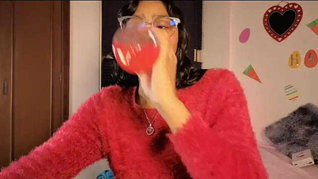 PaulaCutexs online show from 11, 4, 2026