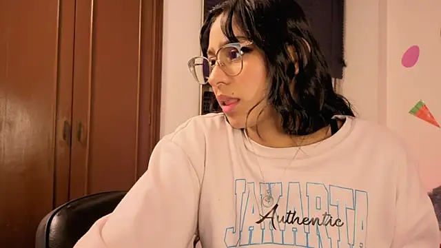 PaulaCutexs online show from 12, 4, 2026