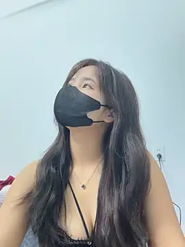 VyVy18 online show from 27, 4, 2026