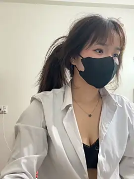 VyVy18 online show from 25, 5, 2026