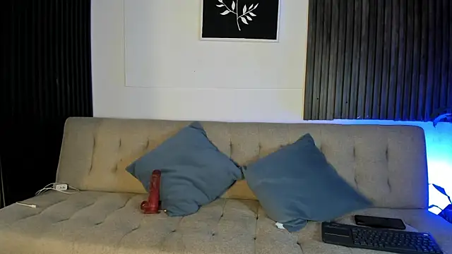 Safiro Evans online show from 17, 4, 2026