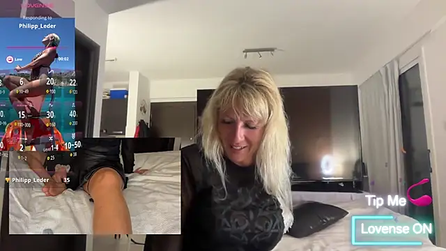 Snapshot of AtomBlondy chatting on 17, 5, 2026 AtomBlondy online show from 17, 5, 2026