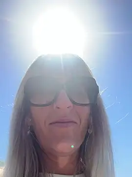 Snapshot of AtomBlondy chatting on 27, 5, 2026 AtomBlondy online show from 27, 5, 2026