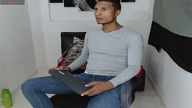 chrisramosv online show from 25, 3, 2026