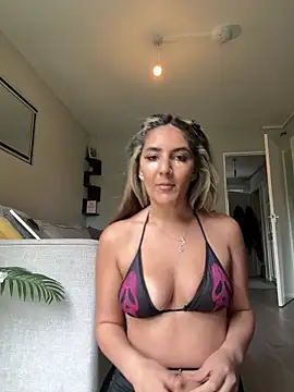 Snapshot of Sophialacex chatting on 8, 5, 2026 Sophialacex online show from 8, 5, 2026
