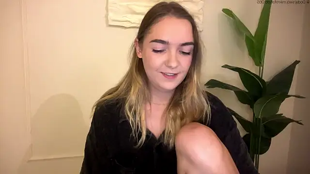 Snapshot of RoxyWet chatting on 31, 5, 2026 RoxyWet online show from 31, 5, 2026