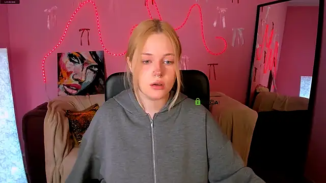 trixy melison online show from 4, 4, 2026