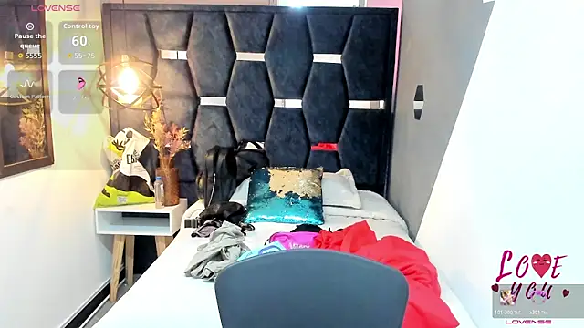 Snapshot of Abril_Fox__ chatting on 9, 5, 2026 Abril Fox online show from 9, 5, 2026