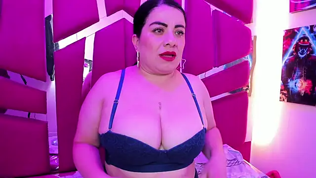 Emilyy Moon  online show from 5, 6, 2026