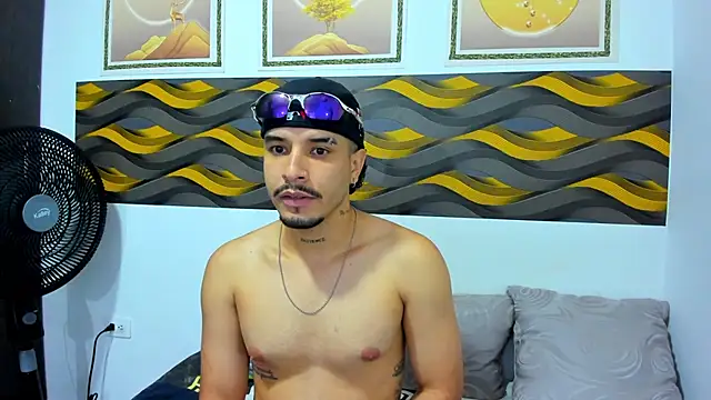 Leon Hotx online show from 8, 4, 2026
