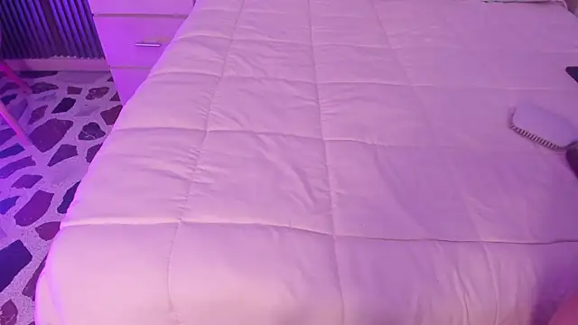 AlanahStewart online show from 23, 4, 2026