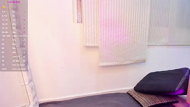 Snapshot of Zoe_Evaanss_ chatting on 28, 5, 2026 Zoe Evaanss online show from 28, 5, 2026