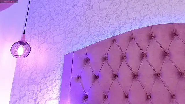Snapshot of saraa_joness_ chatting on 18, 5, 2026 saraa joness online show from 18, 5, 2026