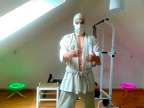 Snapshot of NinjaLaser chatting on 6, 5, 2026 NinjaLaser online show from 6, 5, 2026