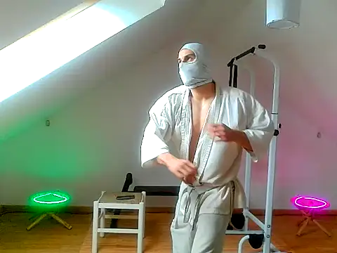 Snapshot of NinjaLaser chatting on 13, 5, 2026 NinjaLaser online show from 13, 5, 2026