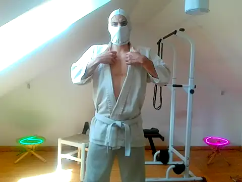 Snapshot of NinjaLaser chatting on 26, 4, 2026 NinjaLaser online show from 26, 4, 2026
