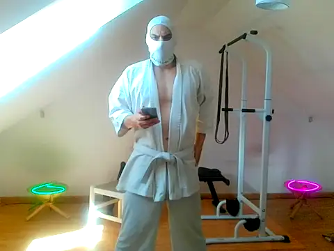 Snapshot of NinjaLaser chatting on 23, 4, 2026 NinjaLaser online show from 23, 4, 2026