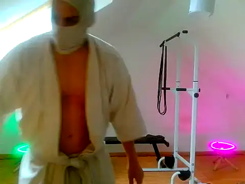 Snapshot of NinjaLaser chatting on 5, 5, 2026 NinjaLaser online show from 5, 5, 2026