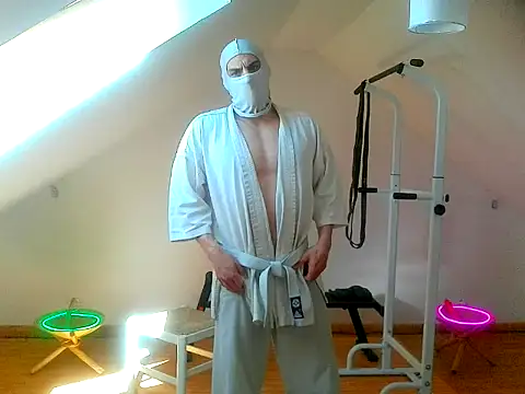 Snapshot of NinjaLaser chatting on 7, 4, 2026 NinjaLaser online show from 7, 4, 2026