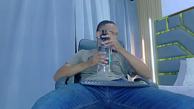 Oliver bigblack cock online show from 26, 3, 2026