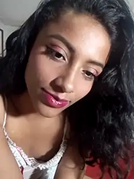 Snapshot of KattyBerryX chatting on 22, 4, 2026 KattyBerryX online show from 22, 4, 2026